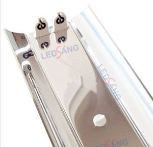 Máng Đèn LED Chóa Đôi Inox 1.2M – Giải pháp chiếu sáng công nghiệp hiệu quả Hệ thống chiếu sáng nhà xưởng với máng đèn LED Inox 1.2M